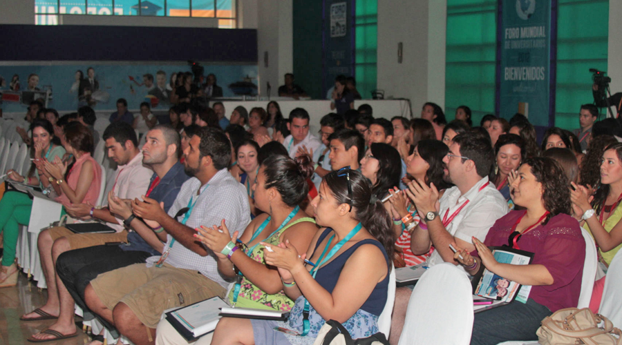 Presidente de la FMFEO, Presente en el Foro Mundial de Universitarios.